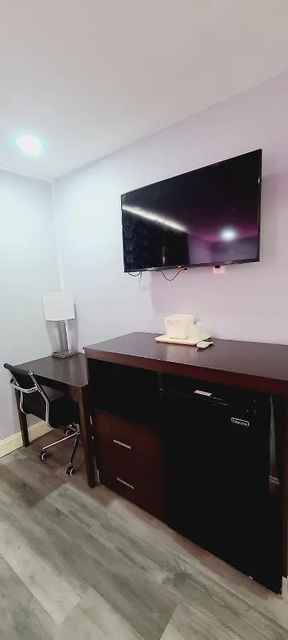 East New York Inn 2*,