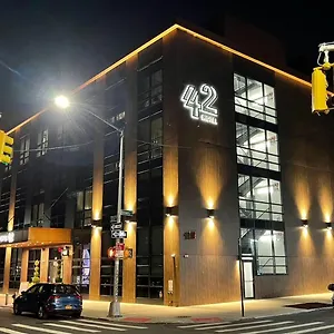42 Williamsburg Hotell